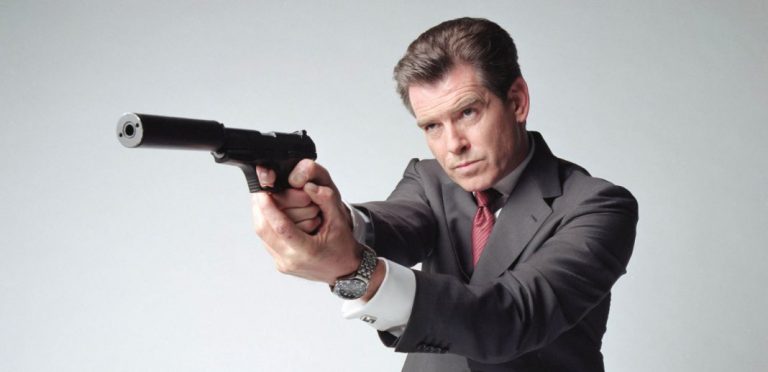 Casa de Pierce Brosnan destruida por incêndio