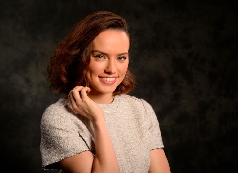 Daisy Ridley de “Star Wars: O Despertar da Força” para “Ophelia”