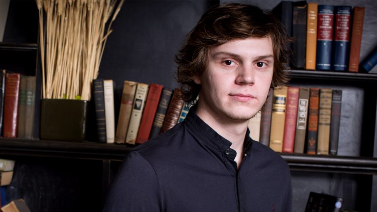 Evan Peters na 6ª temporada de “American Horror Story”