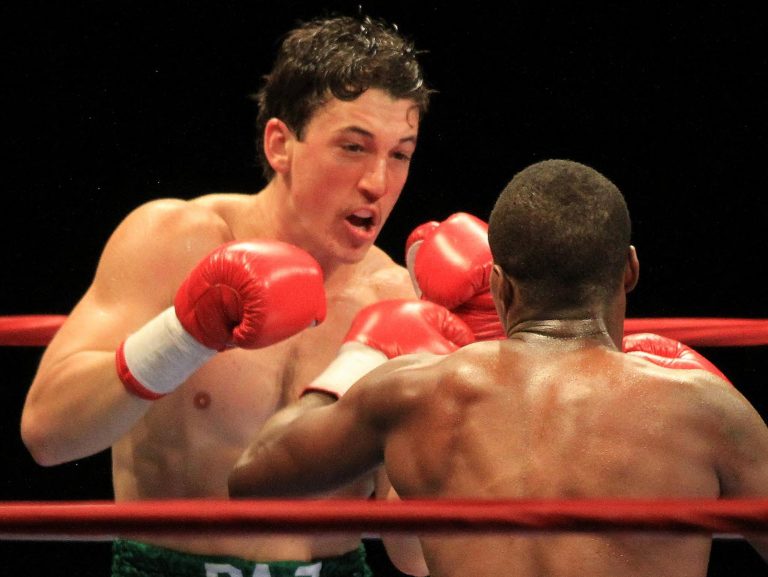 Miles Teller é Vinny Pazienza em “Bleed for This”
