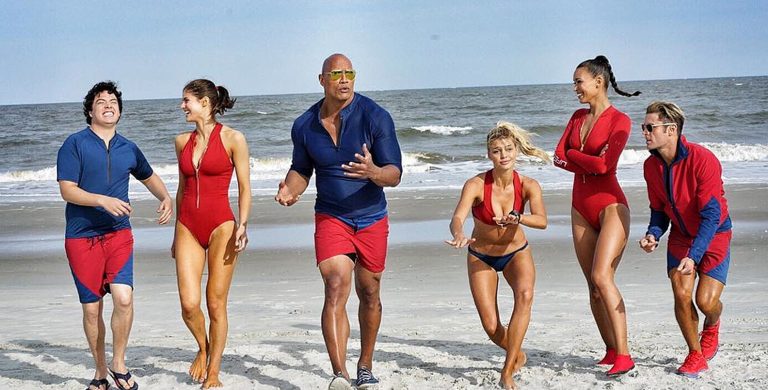 O trailer de “Baywatch” dá à costa