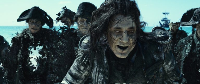 Crítica: “Piratas das Caraíbas – Homens Mortos Não Contam Histórias” de Joachim Ronning e Espen Sandberg