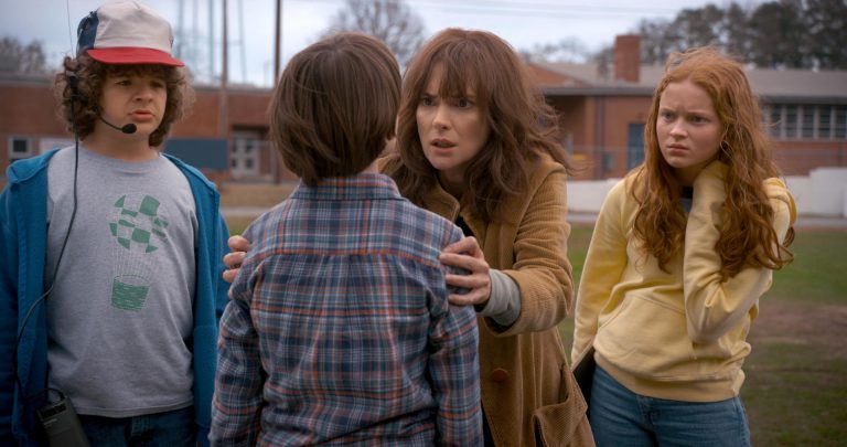 Stranger Things | Novos posters divulgados a dois meses da estreia da T2