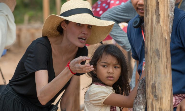 “Primeiro, Mataram o Meu Pai”: o filme de Angelina Jolie já tem trailer
