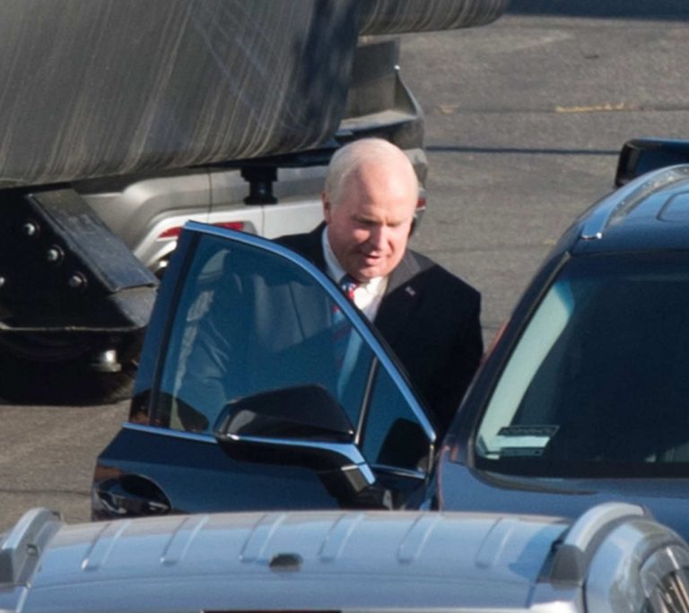 Chegaram as primeiras fotos de Christian Bale e Amy Adams como Dick e Lynne Cheney