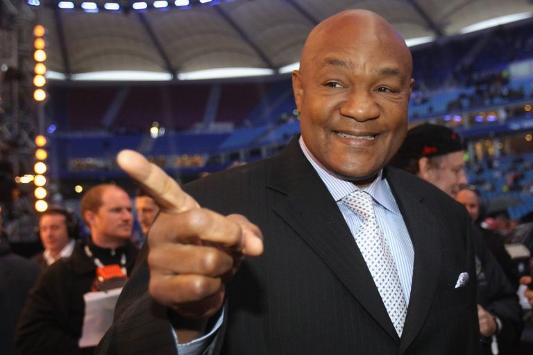 George Foreman lança desafio a Steven Seagal para uma luta