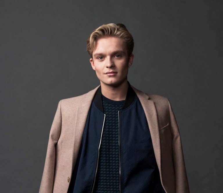 Tolkien | Tom Glynn-Carney junta-se ao elenco do filme