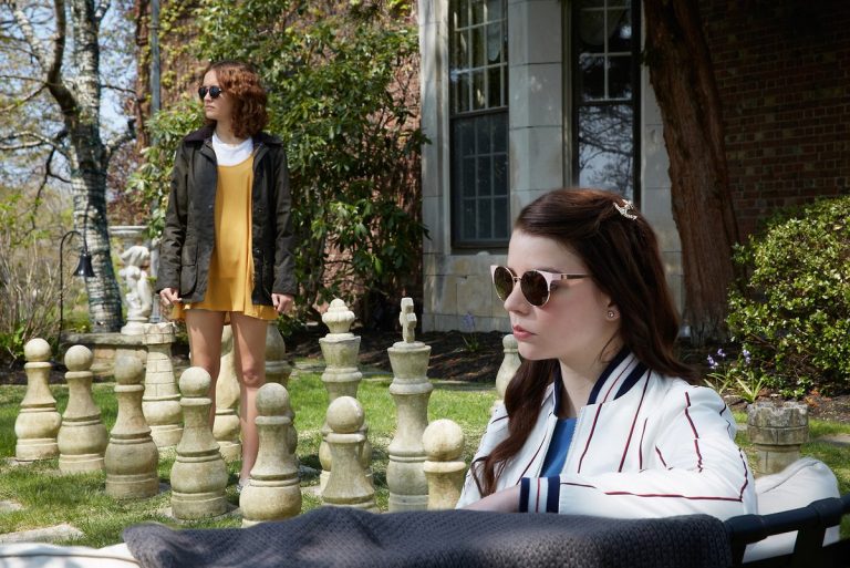 Thoroughbreds | Poster e trailer do filme de Cory Finley foram divulgados