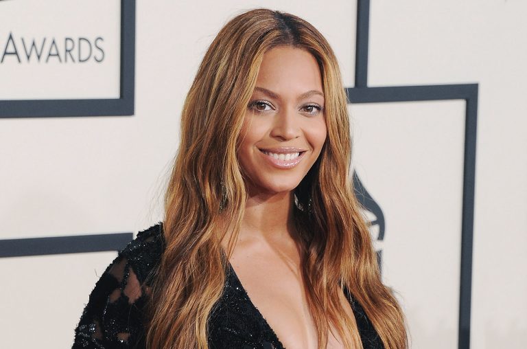 The Lion King | Beyoncé fecha o elenco do musical da Disney