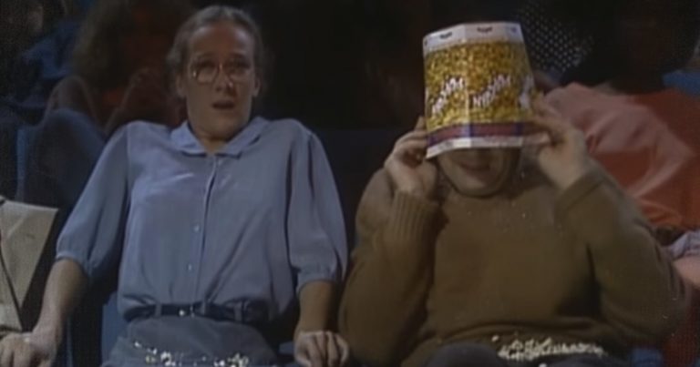 Como arruinar uma sessão de cinema?