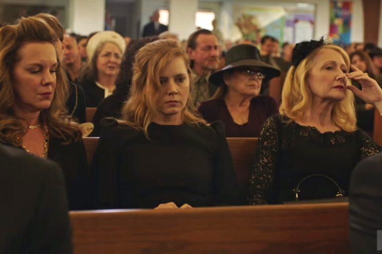 Sharp Objects – Série com Amy Adams ganhou novo trailer