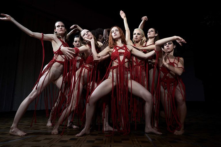 “Suspiria” – Divulgado novo trailer do filme de Luca Guadagnino