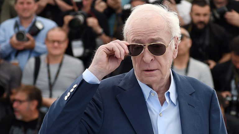 8 anos depois, Michael Caine fala pela primeira vez acerca do final de “Inception”