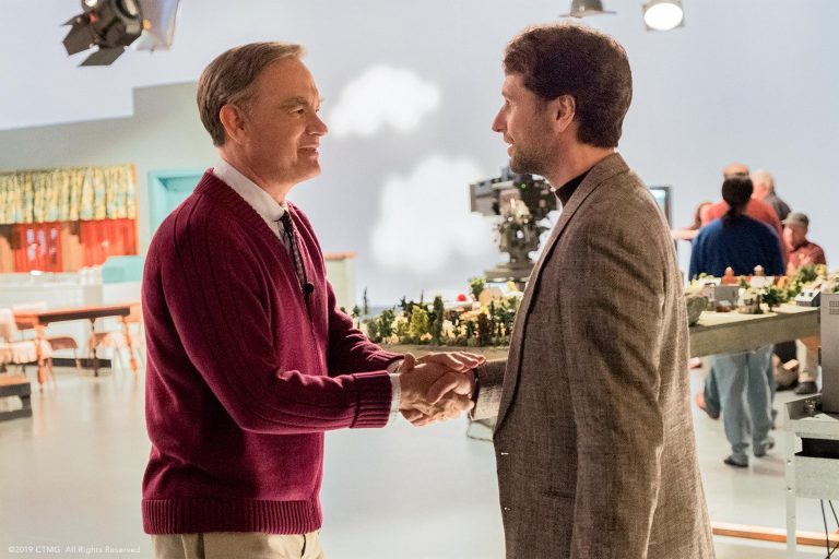 Nova imagem de Tom Hanks na pele do apresentador Fred Rogers