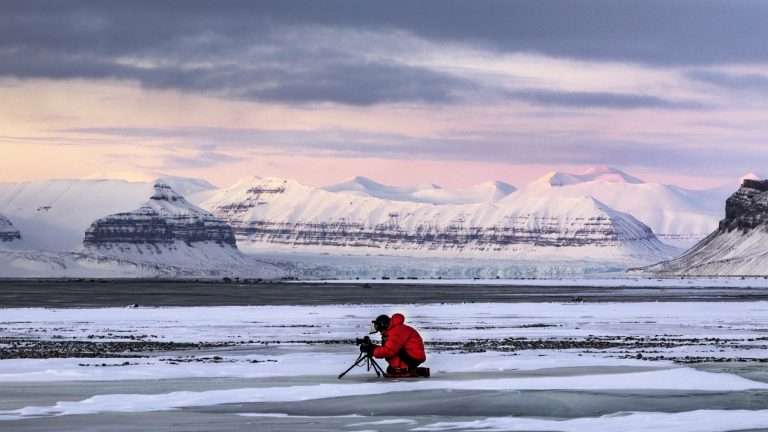 Documentário de Leonardo DiCaprio “Ice on Fire” estreia na HBO Portugal