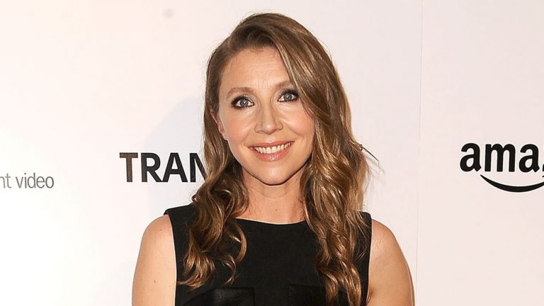 Sarah Chalke ao lado de Katherine Heigl na nova produção da Netflix