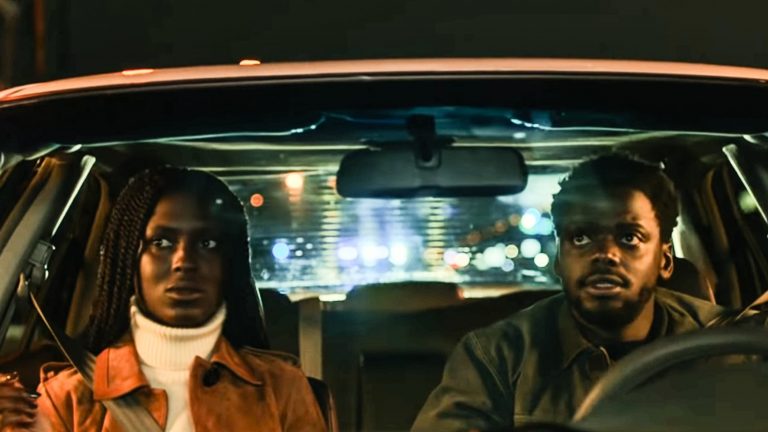 Daniel Kaluuya pronto para fugir no filme “Queen & Slim”