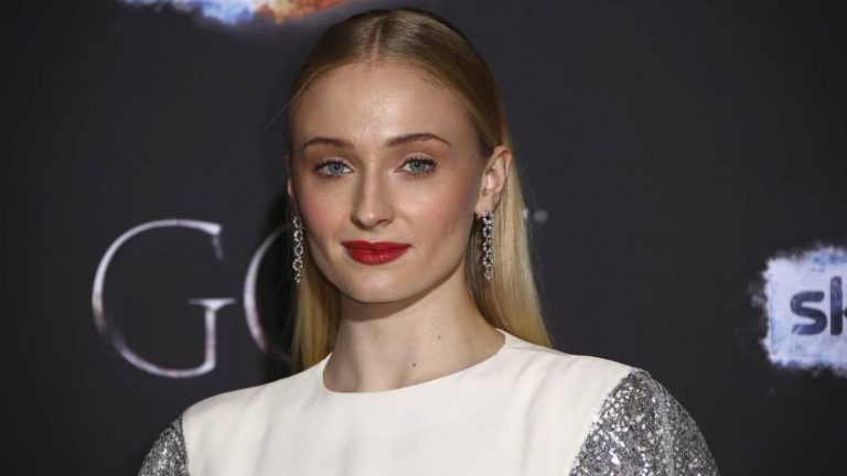 Sophie Turner irá protagonizar na série “Survive”