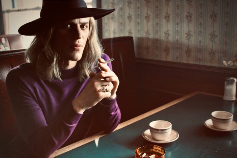 Primeiro clip de “Stardust”, o biopic sobre David Bowie