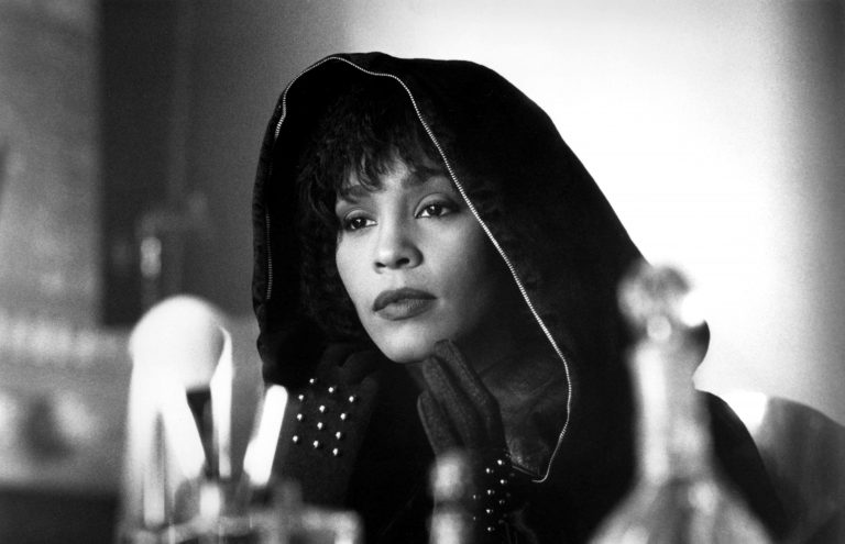 Biopic de Whitney Houston já tem título, realizadora e argumentista