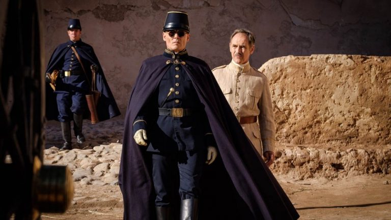 Johnny Depp maquiavélico no trailer de “Waiting for the Barbarians”
