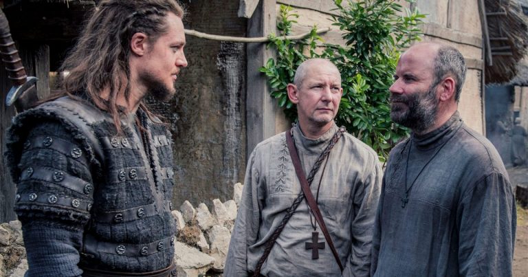 Ator da série “The Last Kingdom” participou em grandes produções