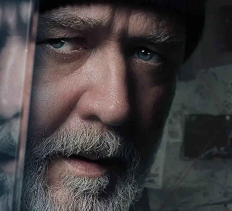 Sleeping Dogs: A Teia – Russel Crowe com demência num filme pouco memorável