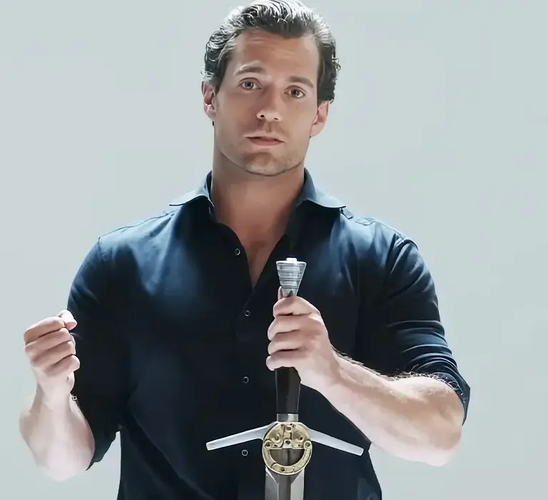 Henry Cavill Retorna a Highlander: As Mais Recentes Imagens de Treino