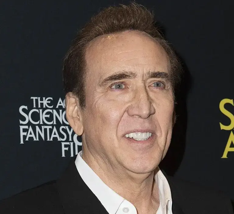 Nicolas Cage e Samuel L. Jackson em “Kiss of Death”: Uma Análise do Thriller de 1995