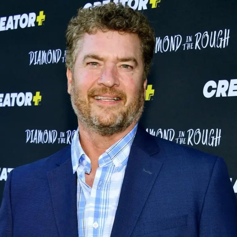 Pat Finn, Estrela de “The Middle” e “Seinfeld”, Morre aos 60 Anos