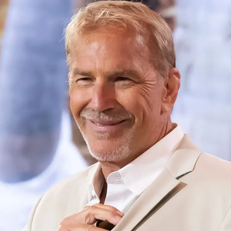Kevin Costner Brilha como Robin Hood: O Clássico a Reinar na Netflix em 2026