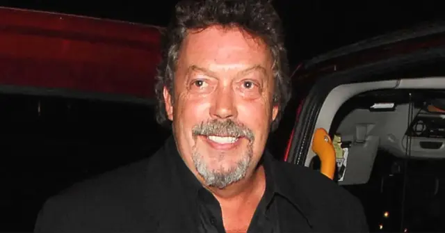 Morreu Tim Curry, o ator de The Rocky Horror Picture Show e do Pennywise original, aos 80 anos