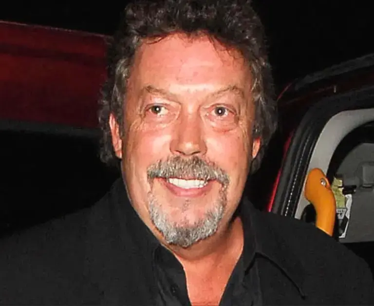 Morreu Tim Curry, o ator de The Rocky Horror Picture Show e do Pennywise original, aos 80 anos